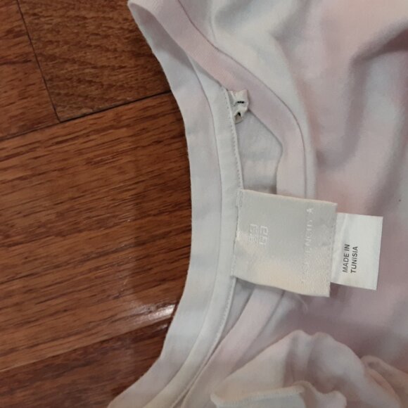 Givenchy tshirt - Picture 3 of 4
